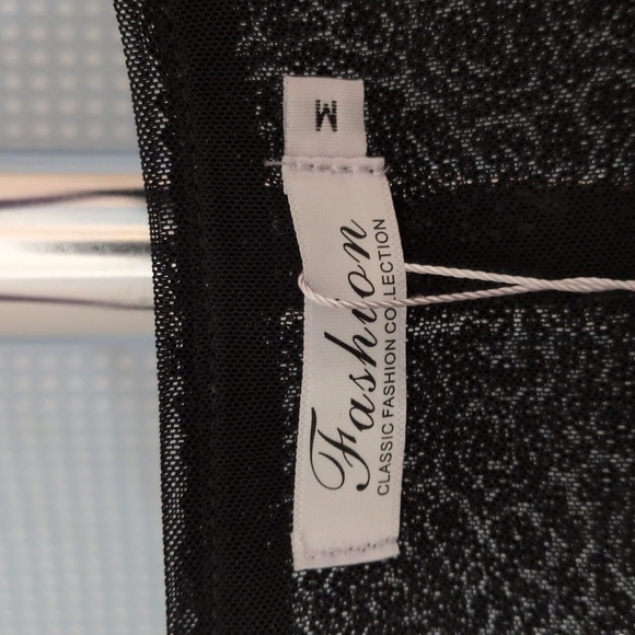 🎵 Sequined Tank Top🎵 - Picture 2 of 9